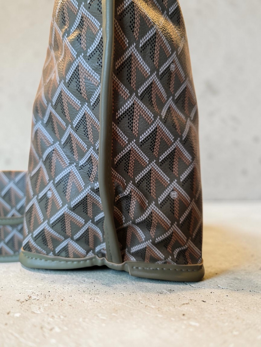 Designer Inspired Tote Bag with Matching Pouch - Light Olive NWT - Picture 5 of 5